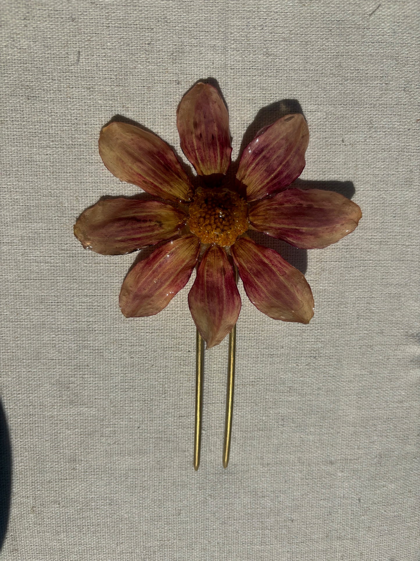 Dahlia Bun pin