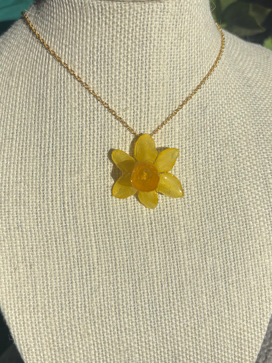 Daffodil Necklace - Gold